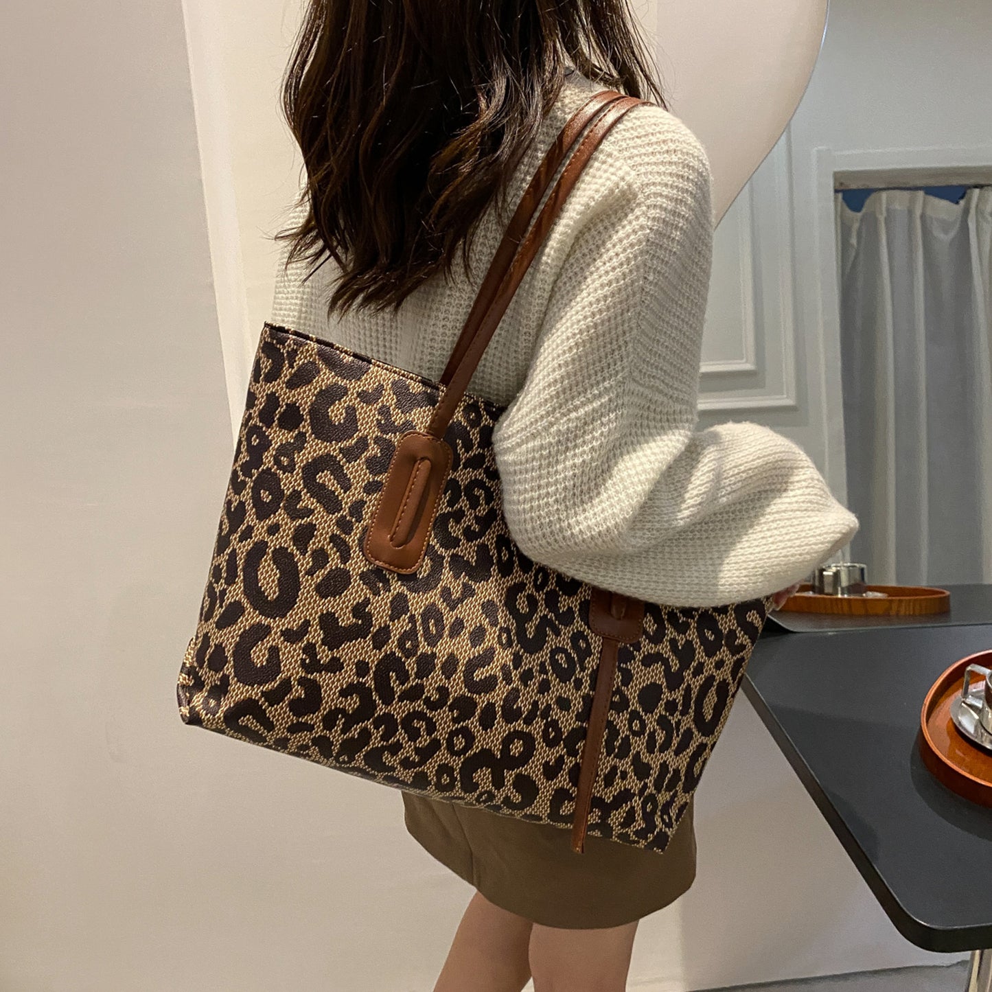 Bolso tote de leopardo de cuero PU