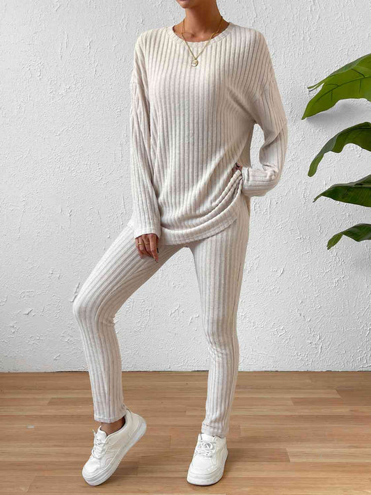 Conjunto lounge de pantalón y top de canalé