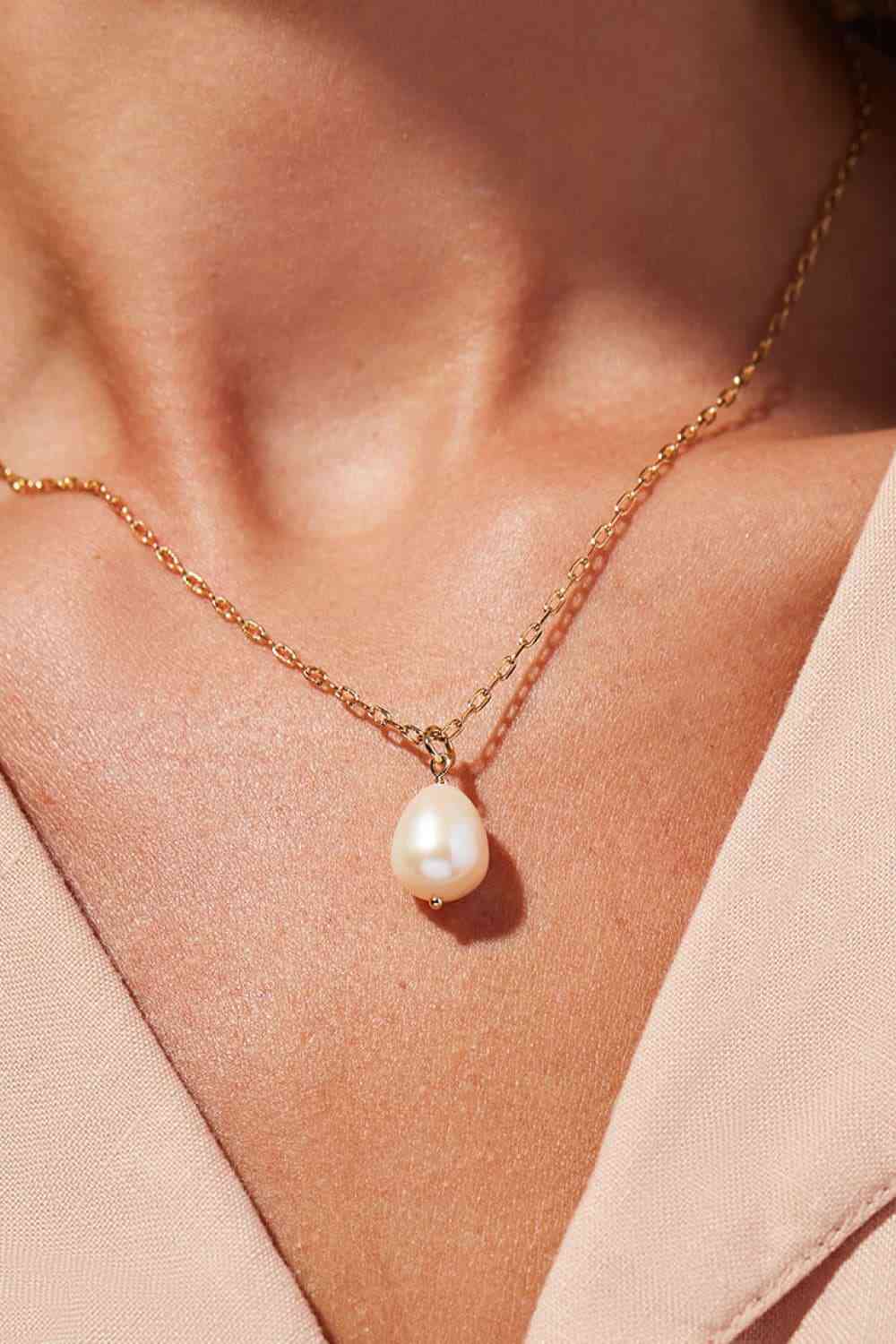 Freshwater Pearl Pendant Necklace