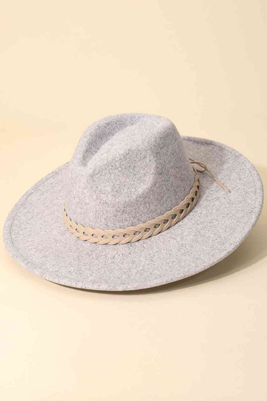 Sombrero Fedora con correa trenzada de Fame Woven Together